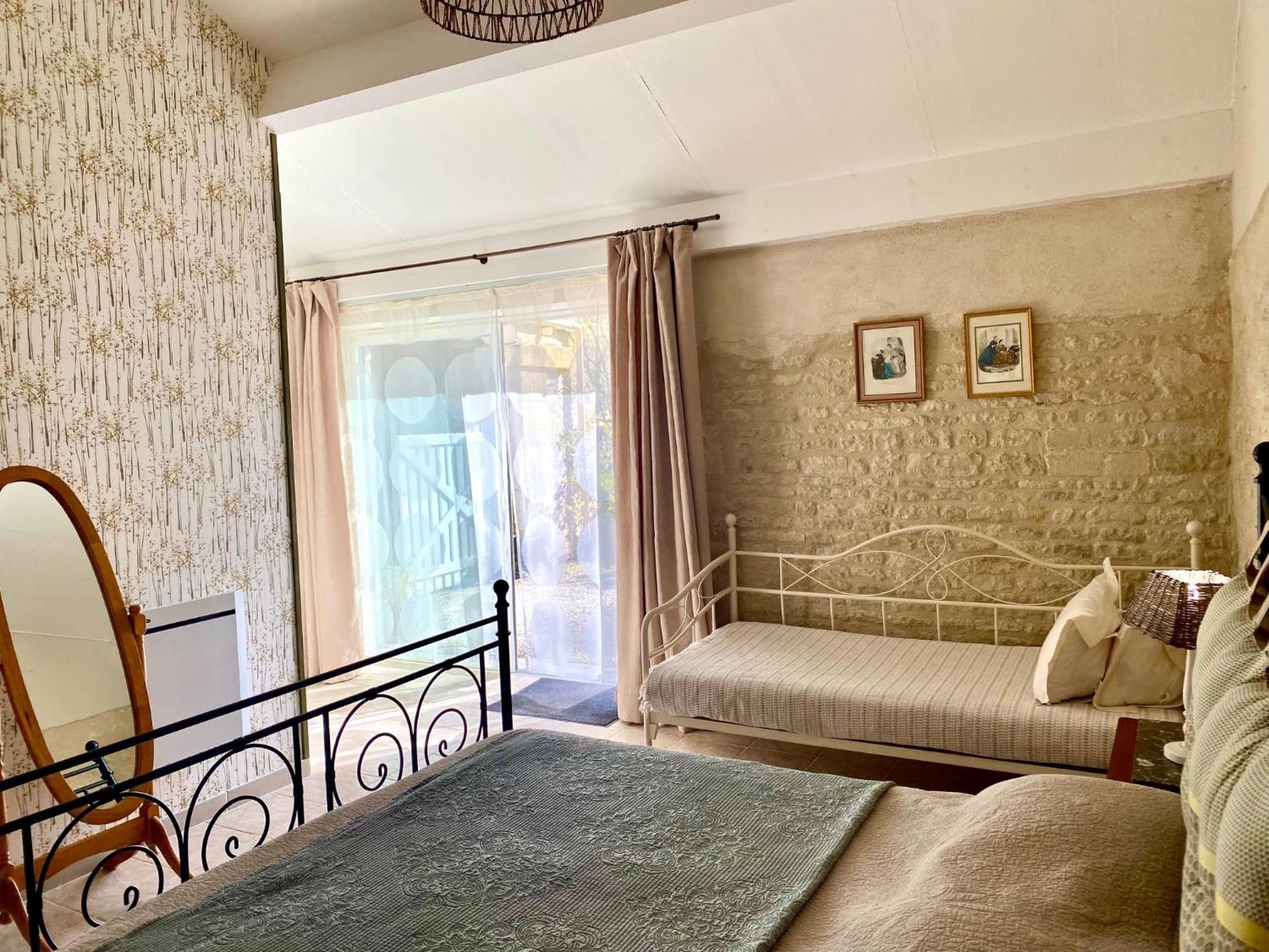 Aux Agapanthes, Chambres D'Hotes Charentaises De Charme Avec Piscine Aumagne Exterior foto